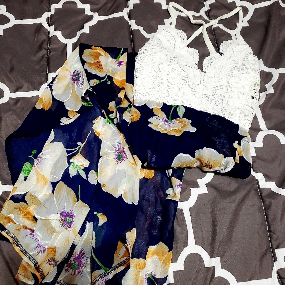 *MAKE OFFER* Lace Hawaiian dress